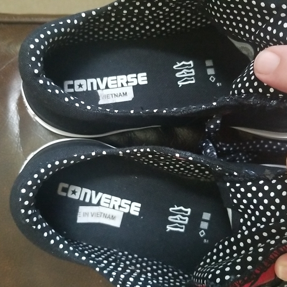 Converse Rose Sneakers - Picture 5 of 8